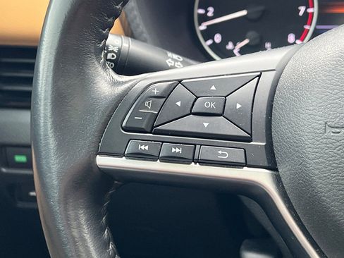 Used 2022 Nissan Sentra SV w/ SV Premium Package image 30