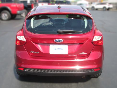 Used 2014 Ford Focus SE w/ Equipment Group 201A FWD image 5