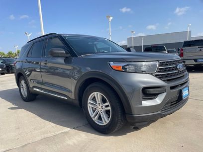 Used 2024 Ford Explorer XLT