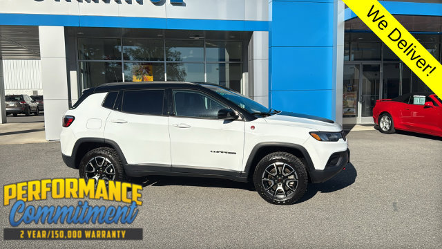 Used 2025 Jeep Compass Trailhawk AWD/4WD image 4