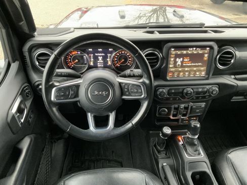 Used 2020 Jeep Wrangler Unlimited Sahara image 27