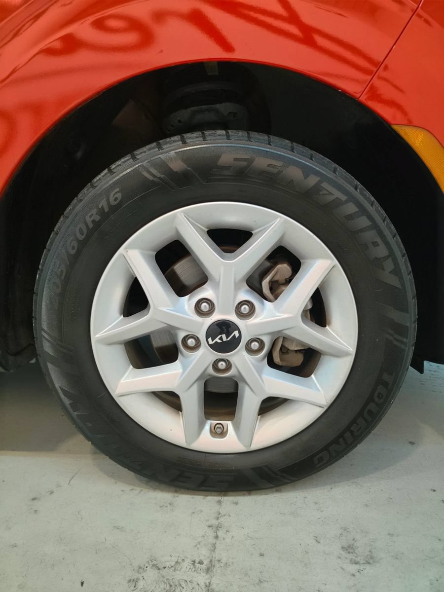 Used 2024 Kia Soul LX w/ Option Group 015 FWD image 10