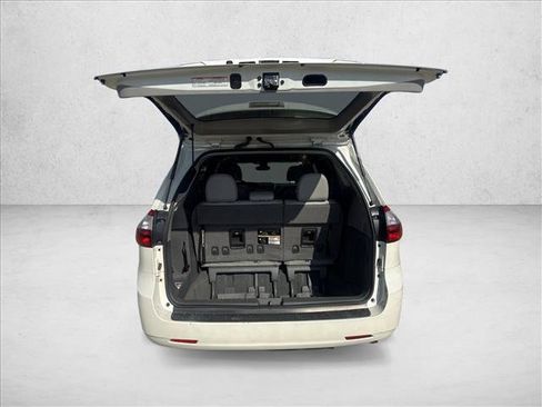 Used 2020 Toyota Sienna XLE FWD image 7