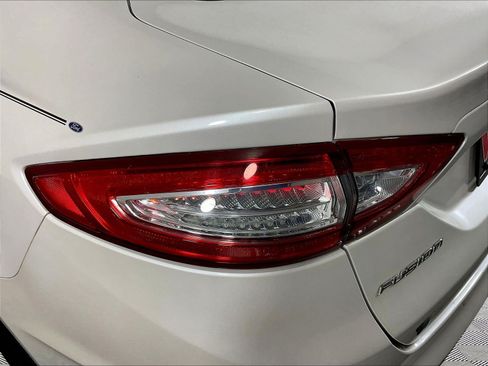 Used 2016 Ford Fusion SE w/ Equipment Group 202A FWD image 23