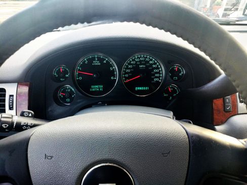 Used 2008 Chevrolet Avalanche LTZ w/ LTZ Preferred Equipment Group image 32