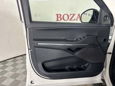 New 2025 Lincoln Navigator Reserve w/ Jet Appearance Package image 16