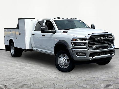 New 2026 RAM 5500 Tradesman w/ Chrome Appearance Group AWD/4WD image 3