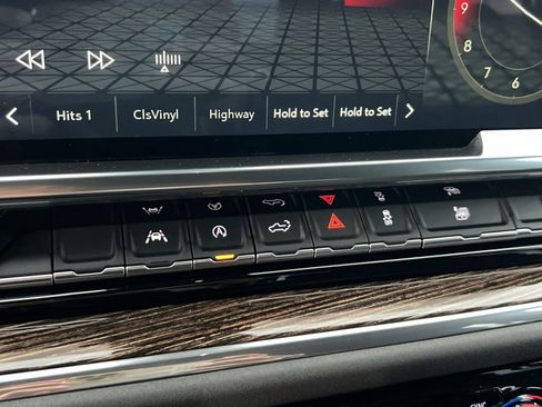 Used 2024 GMC Sierra 1500 Elevation image 32