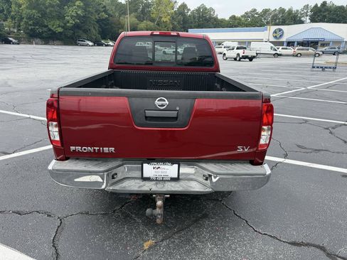 Used 2015 Nissan Frontier SV RWD image 6