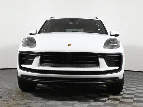 Used 2026 Porsche Macan AWD/4WD image 10