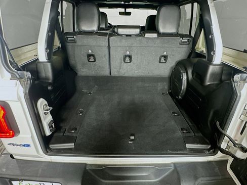 Used 2021 Jeep Wrangler Sahara image 27