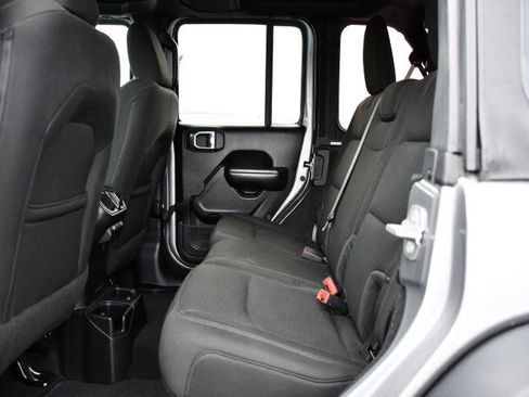 Used 2019 Jeep Wrangler Unlimited Sport S AWD/4WD image 17