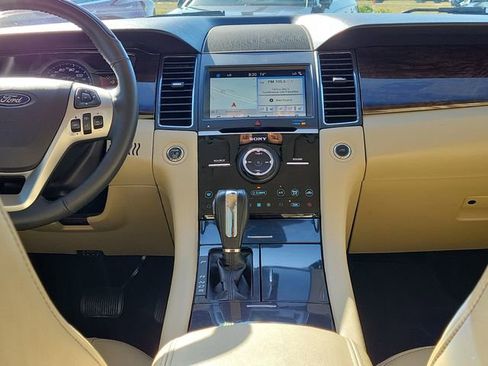 Used 2018 Ford Taurus Limited w/ Driver Assist Package FWD image 16