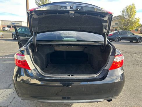 Used 2016 Toyota Camry SE w/ Moonroof Package FWD image 7