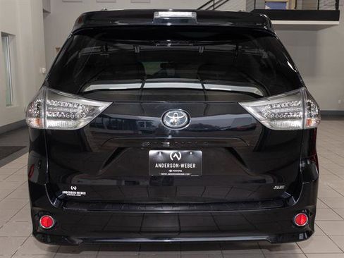 Used 2016 Toyota Sienna SE image 22