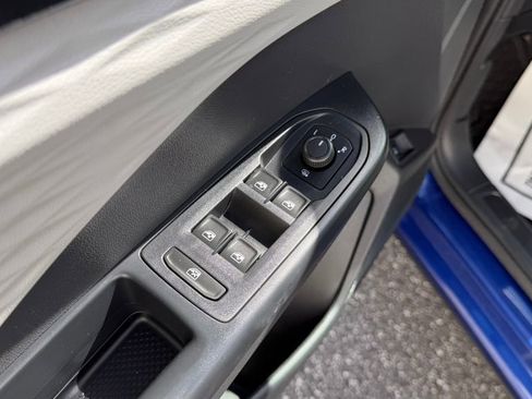 Certified 2022 Volkswagen Taos S image 5