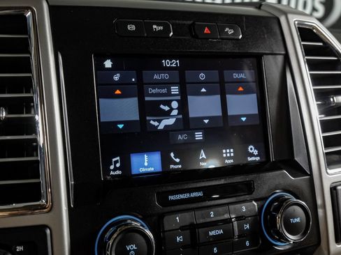 Used 2017 Ford F250 Lariat w/ Lariat Ultimate Package AWD/4WD image 29