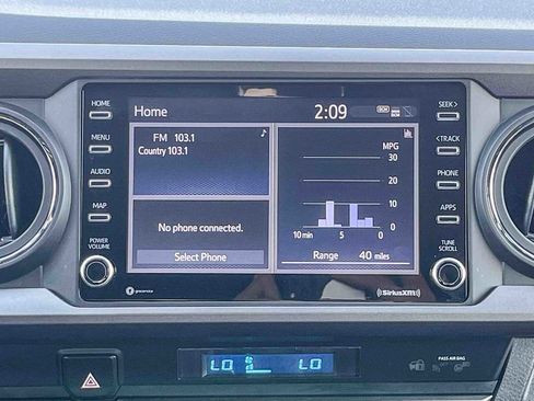 Used 2022 Toyota Tacoma TRD Off-Road image 13