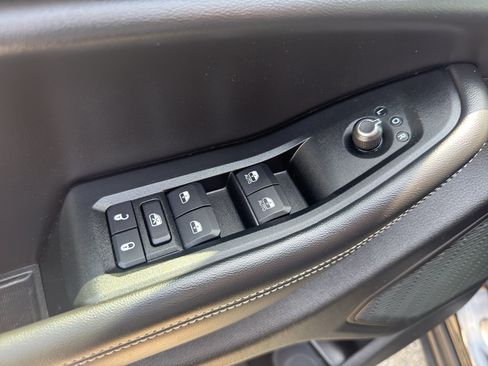 Used 2024 Jeep Grand Cherokee Limited w/ Luxury Tech Group II AWD/4WD image 12