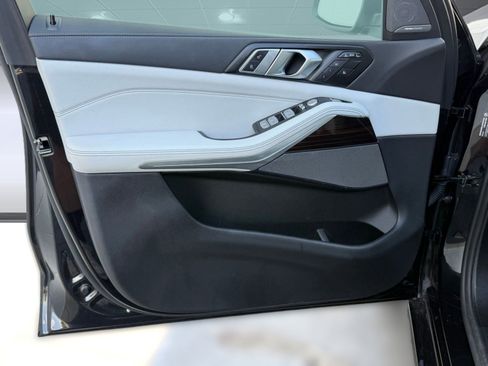 Certified 2025 BMW X7 xDrive40i AWD/4WD image 12