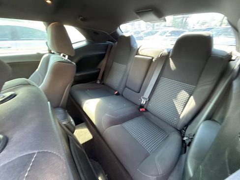 Used 2018 Dodge Challenger R/T RWD image 10