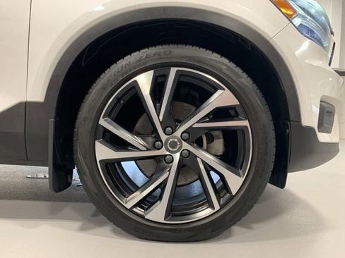 Used 2022 Volvo XC40 T5 R-Design w/ Climate Package image 42