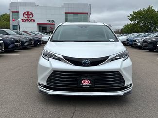 Used 2023 Toyota Sienna Platinum AWD/4WD video 2
