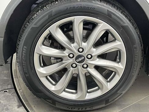 Used 2021 Lincoln Corsair AWD w/ Premium Package image 13