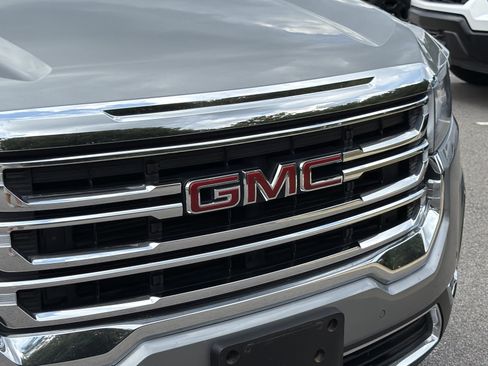 Used 2023 GMC Acadia SLT FWD image 5