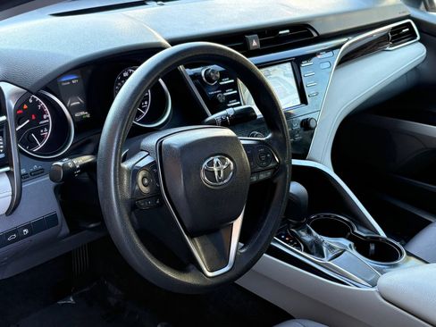 Used 2018 Toyota Camry LE w/ Moonroof Package FWD image 11