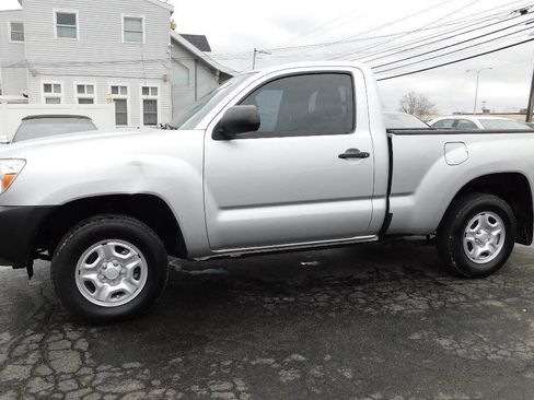 Used 2013 Toyota Tacoma 2WD Regular Cab image 3