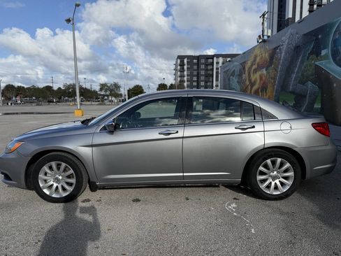 Used 2013 Chrysler 200 Limited image 9
