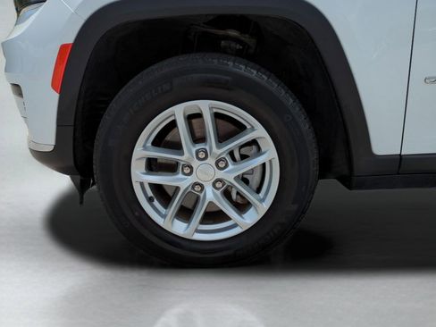 Used 2023 Jeep Grand Cherokee L Laredo AWD/4WD image 26