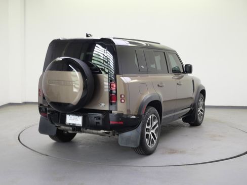 Used 2022 Land Rover Defender 110 X-Dynamic HSE AWD/4WD image 6