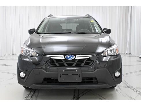 Used 2022 Subaru Crosstrek 2.0i Premium image 3