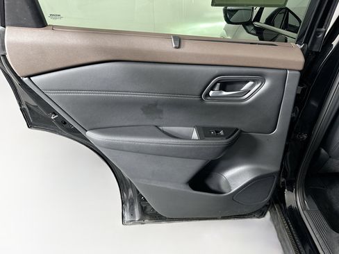 Used 2021 Nissan Rogue SL image 26