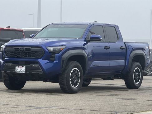 Used 2024 Toyota Tacoma TRD Off-Road image 10
