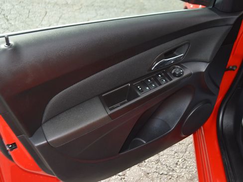 Used 2015 Chevrolet Cruze LT FWD image 13