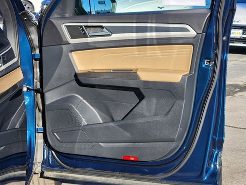 Used 2022 Volkswagen Atlas Cross Sport SE image 13