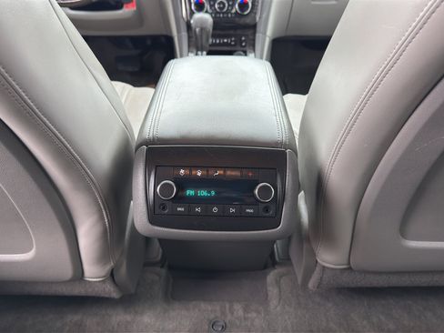 Used 2013 Buick Enclave Premium FWD image 37