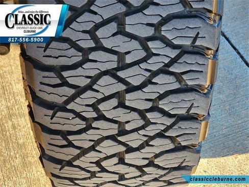 Used 2025 GMC Sierra 2500 AT4 w/ AT4 Premium Plus Package image 15