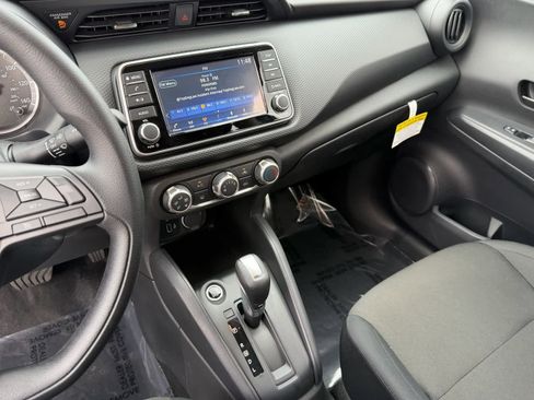 Certified 2025 Nissan Kicks Play S image 23
