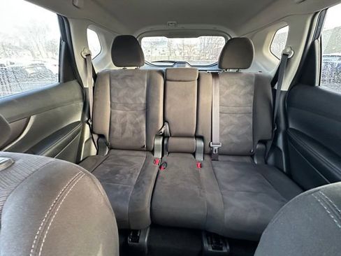 Used 2015 Nissan Rogue SV w/ SV Premium Package image 27