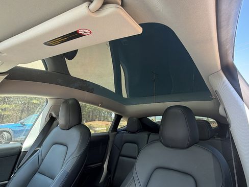 Used 2022 Tesla Model Y Performance image 18