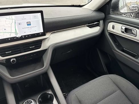 New 2026 Ford Explorer Active RWD image 15