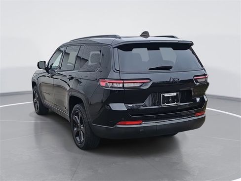 Used 2023 Jeep Grand Cherokee L Altitude image 5