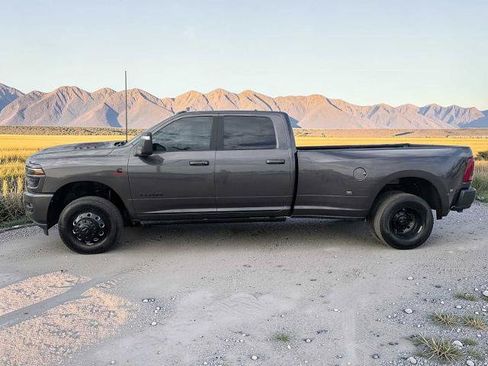 Used 2026 RAM 3500 Laramie AWD/4WD image 3