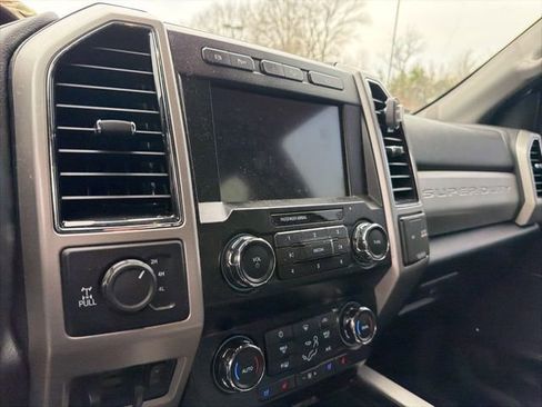 Used 2019 Ford F350 Lariat image 29