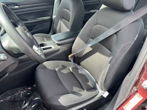 Used 2025 Nissan Altima 2.5 SV image 34