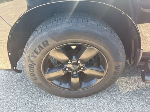 Used 2015 RAM 1500 Express w/ Black Ram 1500 Express Group AWD/4WD image 12